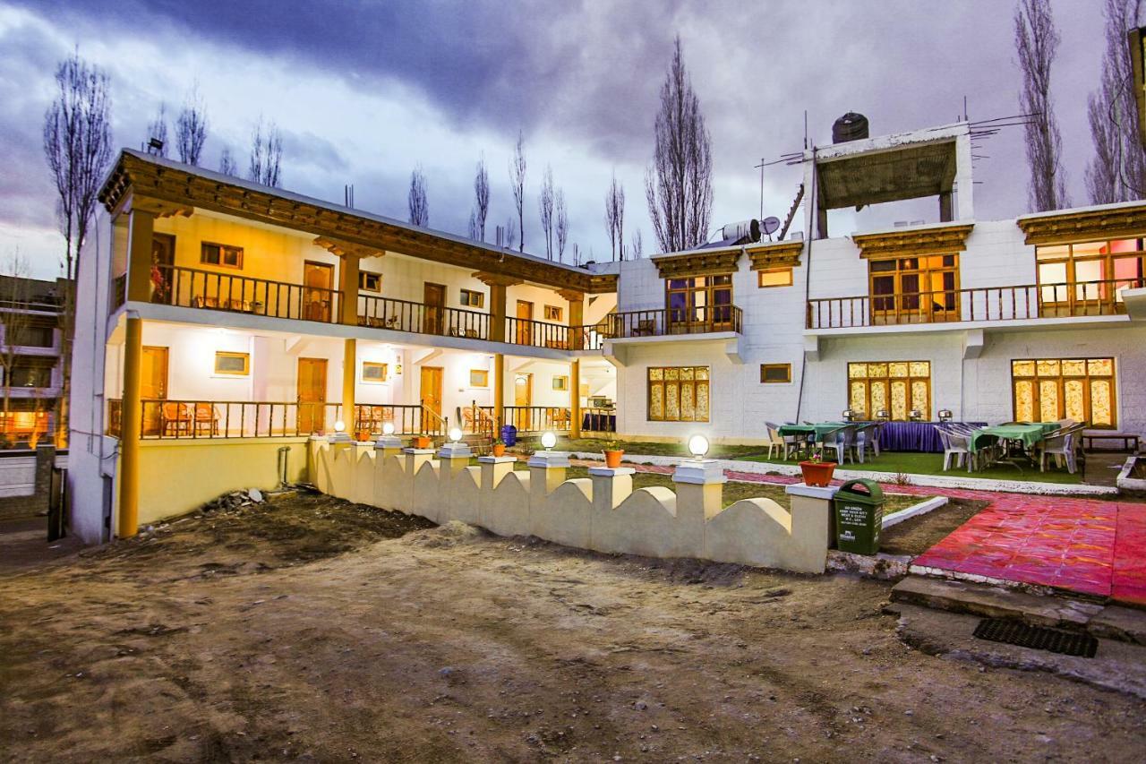 Oyo 37004 City Heart Guest House Leh Zewnętrze zdjęcie