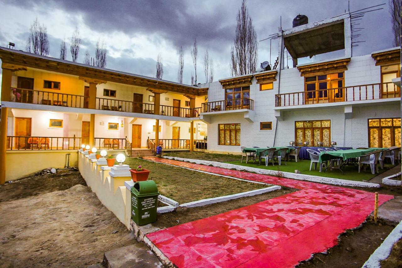Oyo 37004 City Heart Guest House Leh Zewnętrze zdjęcie